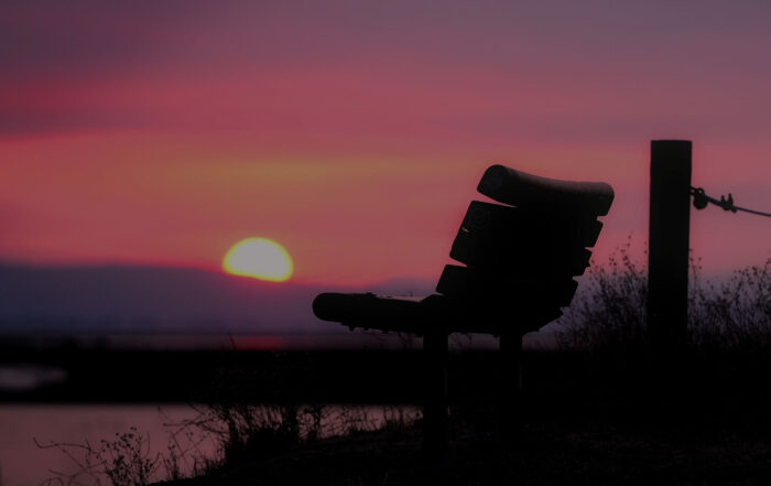 sentirsi soli, come una sedia vuota al tramonto